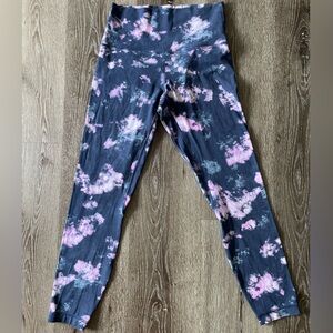 Lululemon 3/4 leggings - medium - size 6 or 8